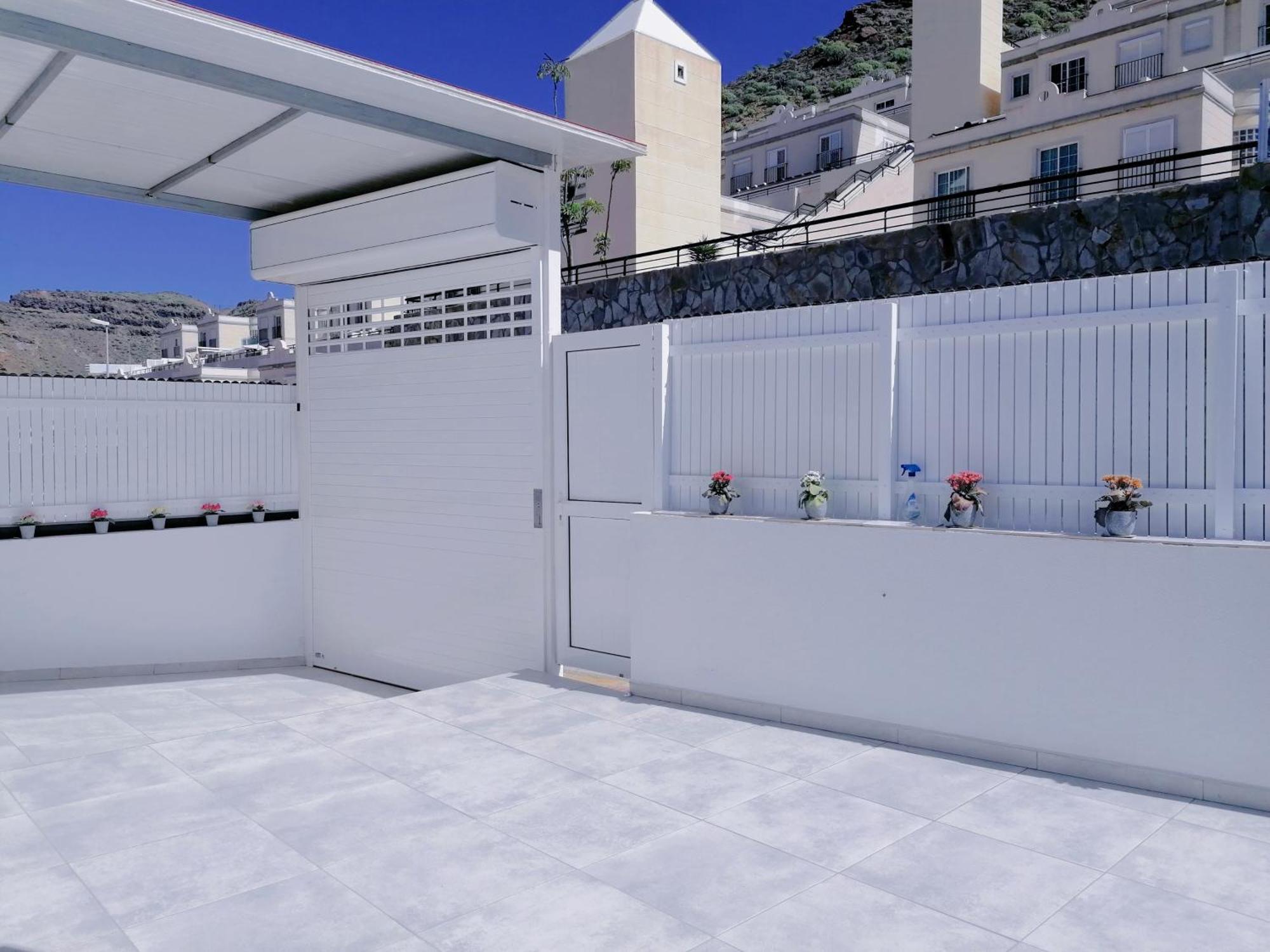 Big Villa Puerto Rico Streetfront With Private Saltwater Jacuzzi Pool, Bbq, Kitchen & 3 Terraces Near Shopping Center Porto Rico Exterior foto