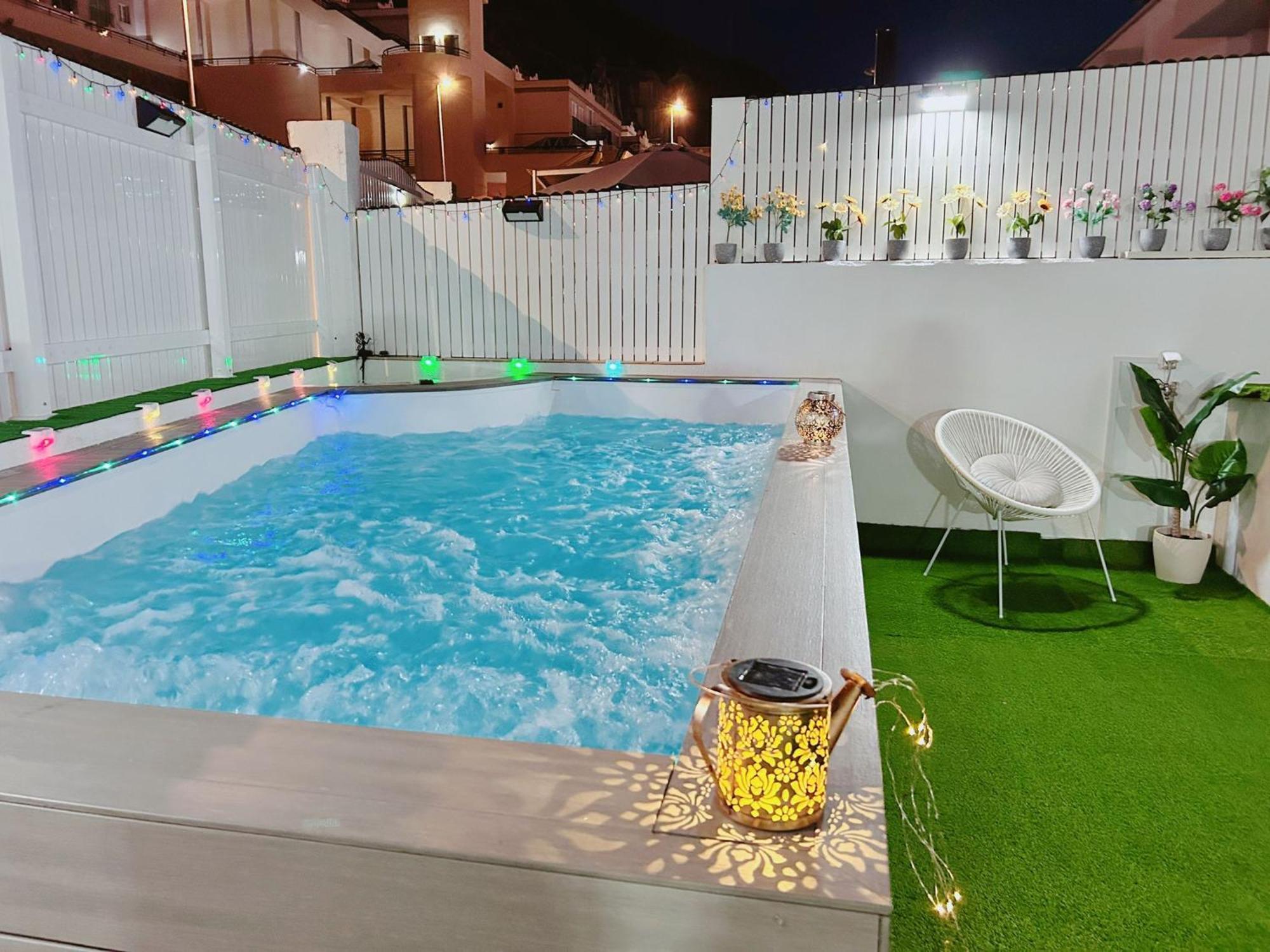 Big Villa Puerto Rico Streetfront With Private Saltwater Jacuzzi Pool, Bbq, Kitchen & 3 Terraces Near Shopping Center Porto Rico Exterior foto
