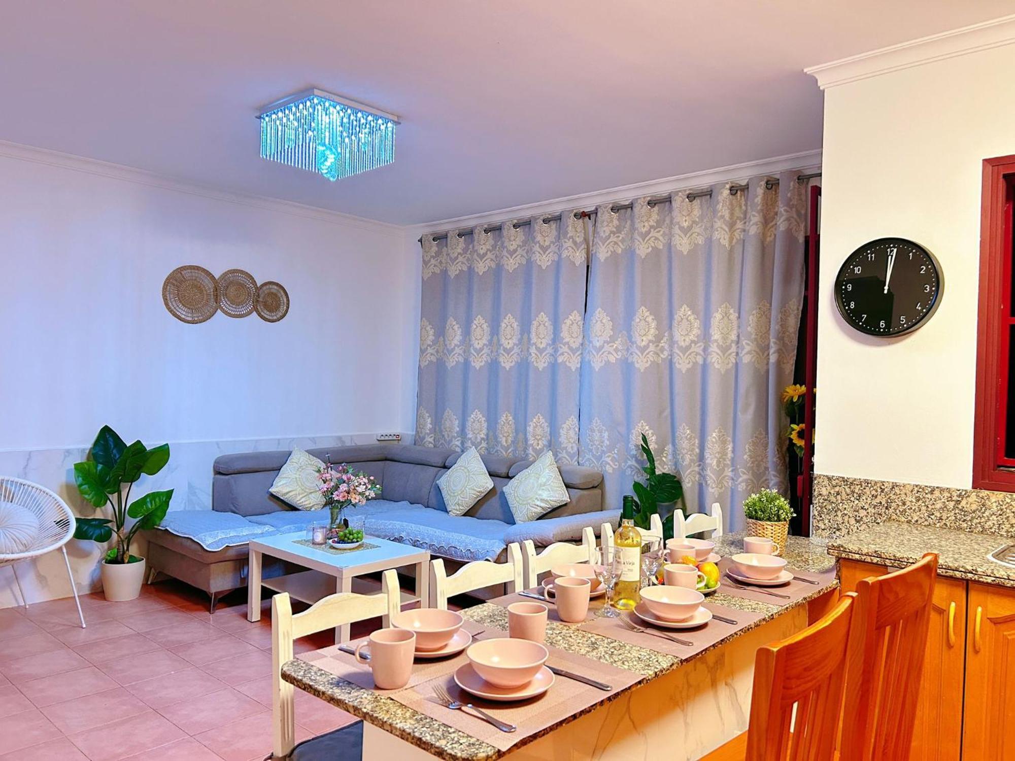 Big Villa Puerto Rico Streetfront With Private Saltwater Jacuzzi Pool, Bbq, Kitchen & 3 Terraces Near Shopping Center Porto Rico Exterior foto